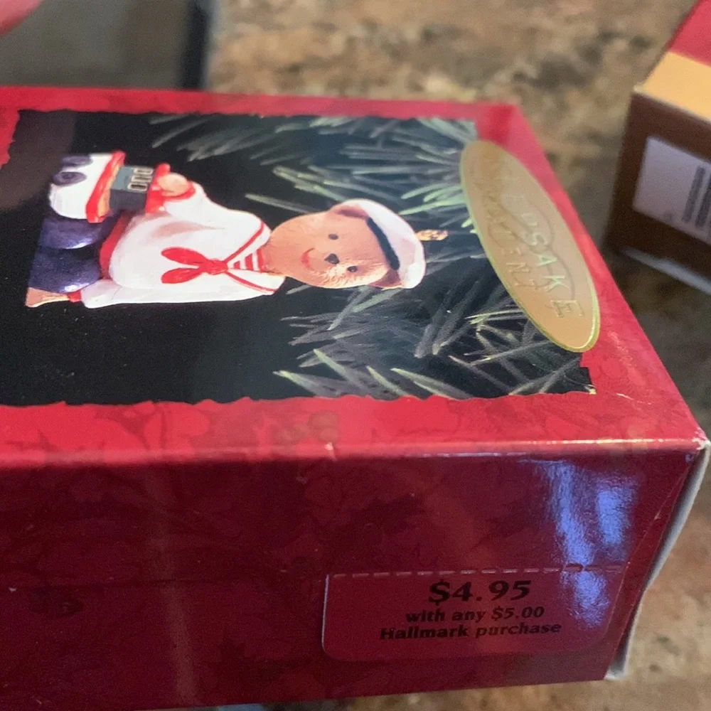 Vtg NIB 1993 Hallmark “The Bearingers of Victoria Circle” Ornaments (Set of 5) - Picture 4 of 9